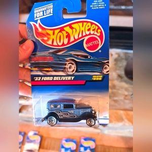 Hot Wheels '32 Ford Delivery New on Card Vintage Collectible 1998